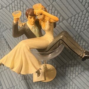 Hiccup Bride and Groom Figurine with Champagne Glasses